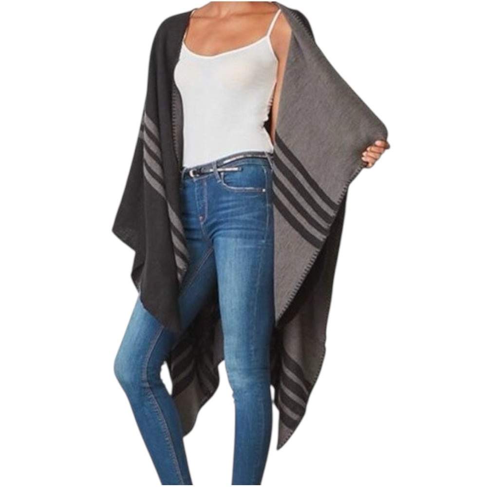 BB DAKOTA Reversible Blanket Scarf Poncho Wrap Grey Black Cardigan OS